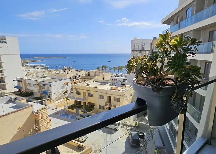 Family Holidays Apartment St. Paul's Bay