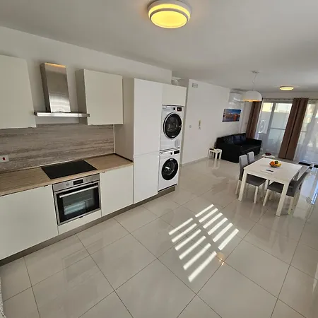 Family Holidays Apartman